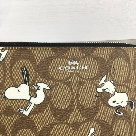 Coach X Peanuts Corner Zip Wristlet Wallet With Snoopy & Woodstock - Picture 7 of 10